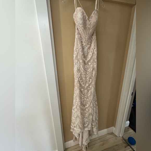 Blush wedding dress Size 2 - Picture 2 of 5